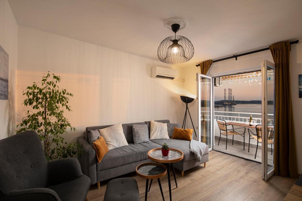 Top Floor Sunset Apartment Пула Экстерьер фото